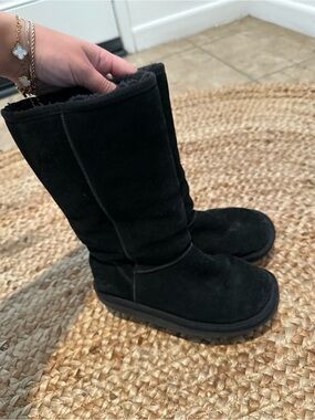 BLACK CLASSIC TALL UGGS